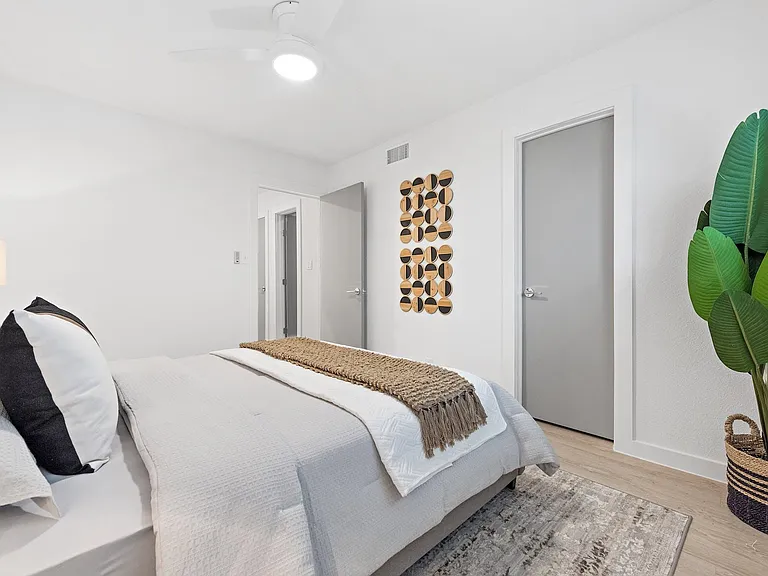 The Delta Apartments — Photo 8