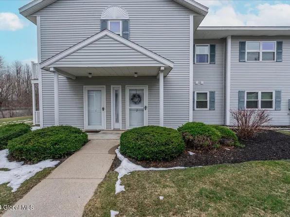 902 Cambridge Manor Drive, Schenectady, NY 12302