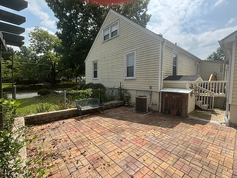 1302 N Mebane St — Photo 3