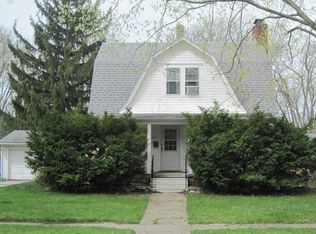 121 N 5th St, Waterville, OH 43566