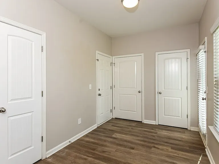 69 Howard Ave NW — Photo 8