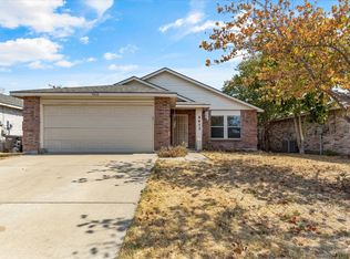 5412 New Castleton Ln, Fort Worth, TX 76135
