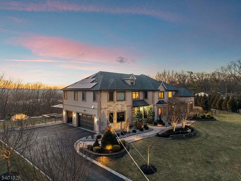 1st image of 846 Sunset Rdg