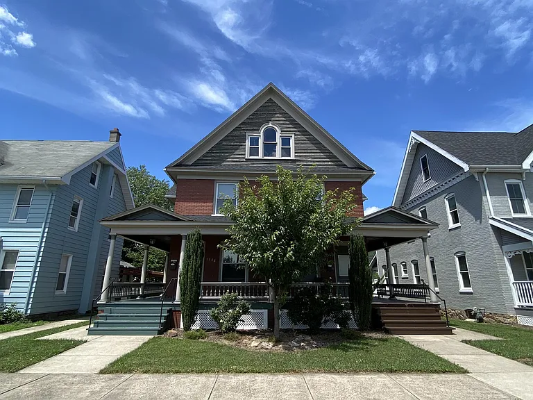 1146 Memorial Ave — Photo 3