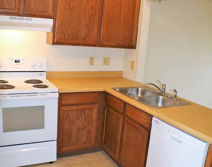 708 Westwinds Drive — Photo 4