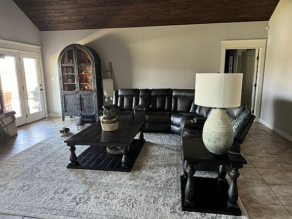 3rd image of 8113 Iron Horse Dr