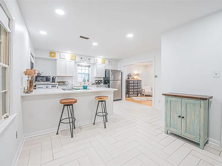 1639 Ivy Rd — Photo 14