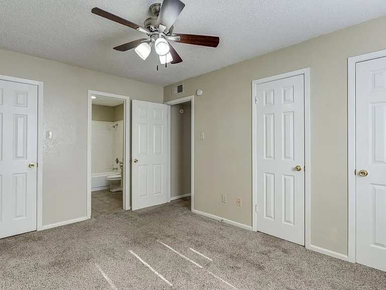Albany Ridge Apartments Comfortable Living in West Lubbock — Photo 17