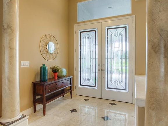5th image of 5009 Avenue Avignon