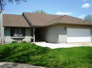 4912 E Avondale Cir, Sioux Falls, SD 57110
