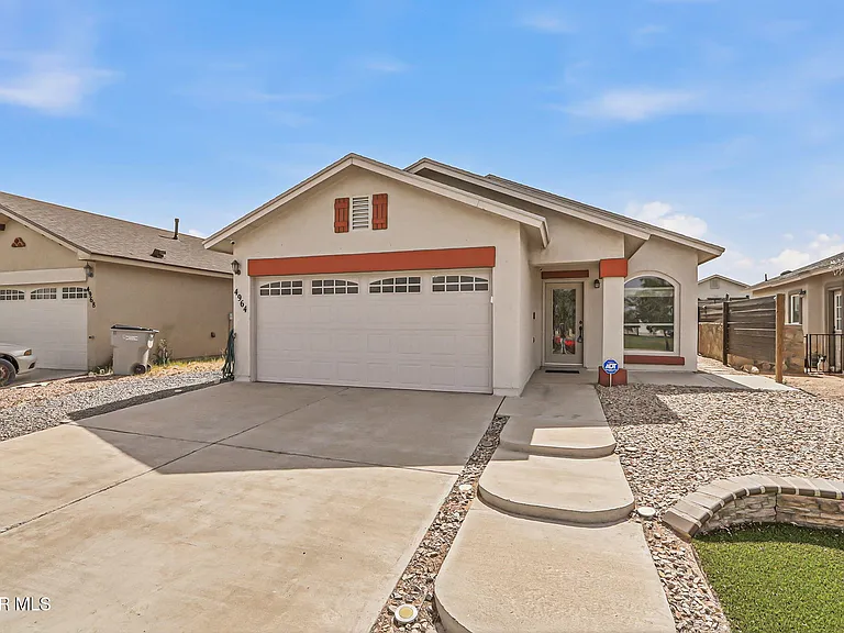 4964 Jennifer Claire — Photo 3
