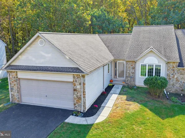 15 Michael Ct, Wilmington, DE 19808