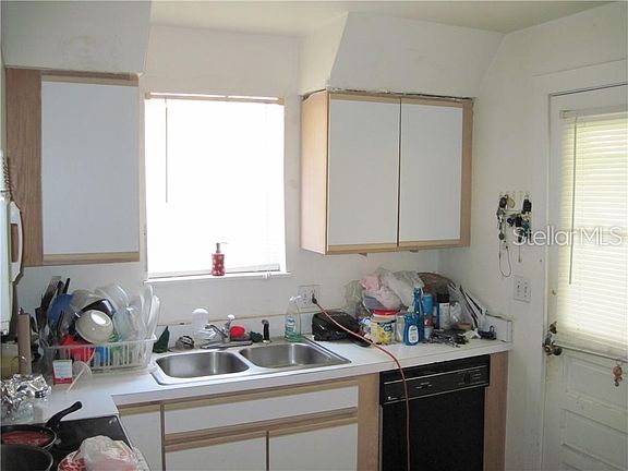 3rd image of 790 15th Ave S