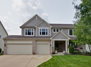 381 Sterling Cir, Cary, IL 60013