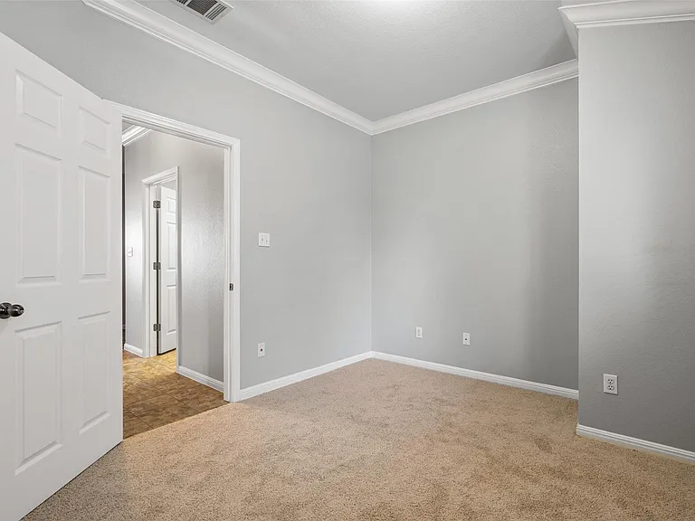2505 Rusk Ct — Photo 33