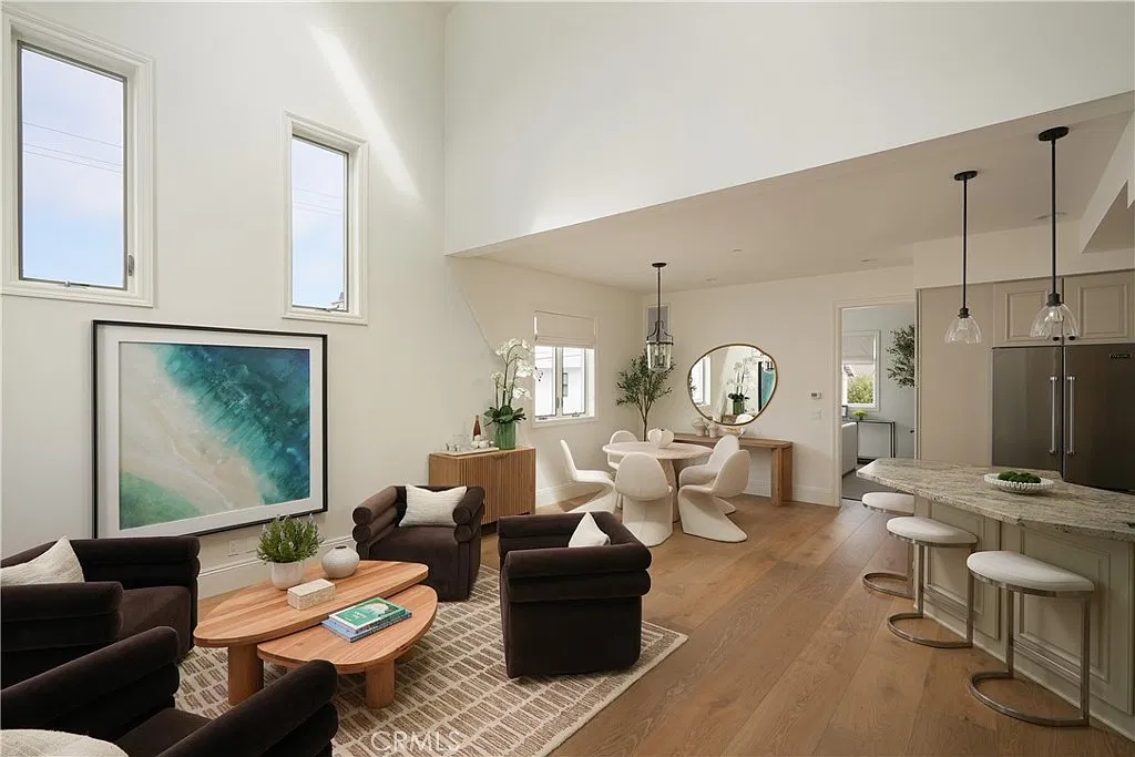 2 bed, 2.5 bath, 1250 sqft, $8,500 — Photo 1
