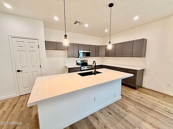 4th image of 721 W OCOTILLO Street