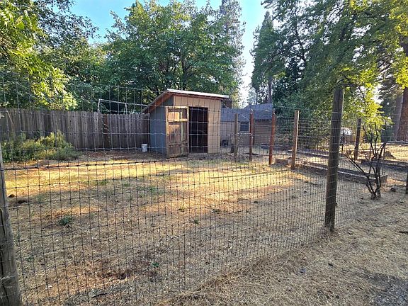 4th image of 10379 Carey Dr
