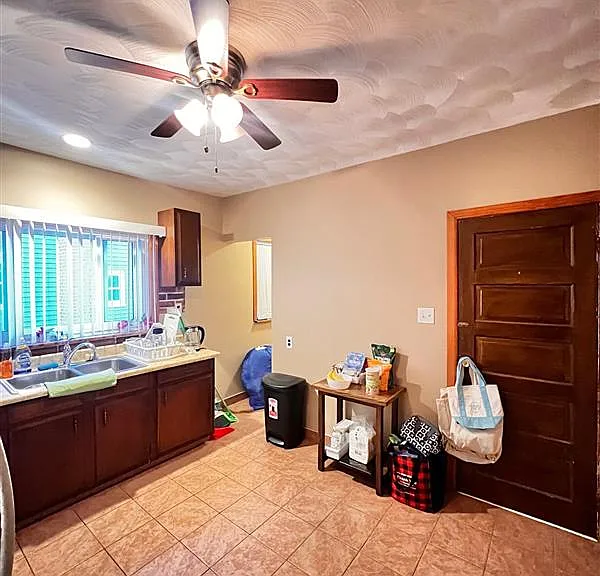 122 Willis Ave #A — Photo 4