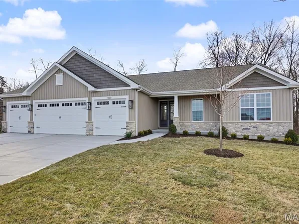 1060 Morgan Meadow Dr, Wentzville, MO 63385