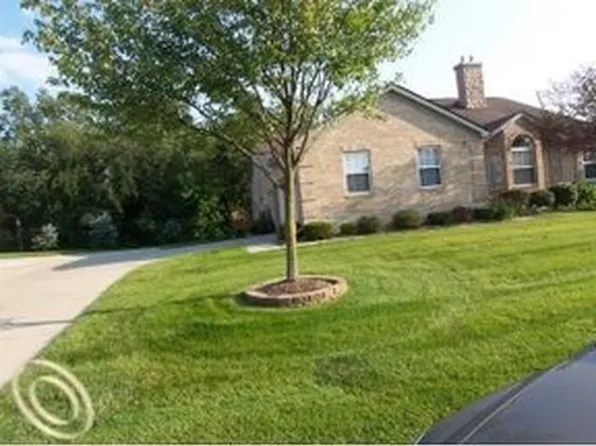 338 Cherry Hill Pointe Dr #28, Canton, MI 48187