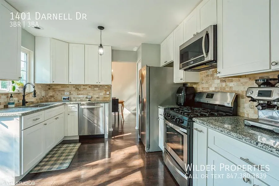 3 bed, 2.5 bath, 1550 sqft, $3,100 — Photo 3