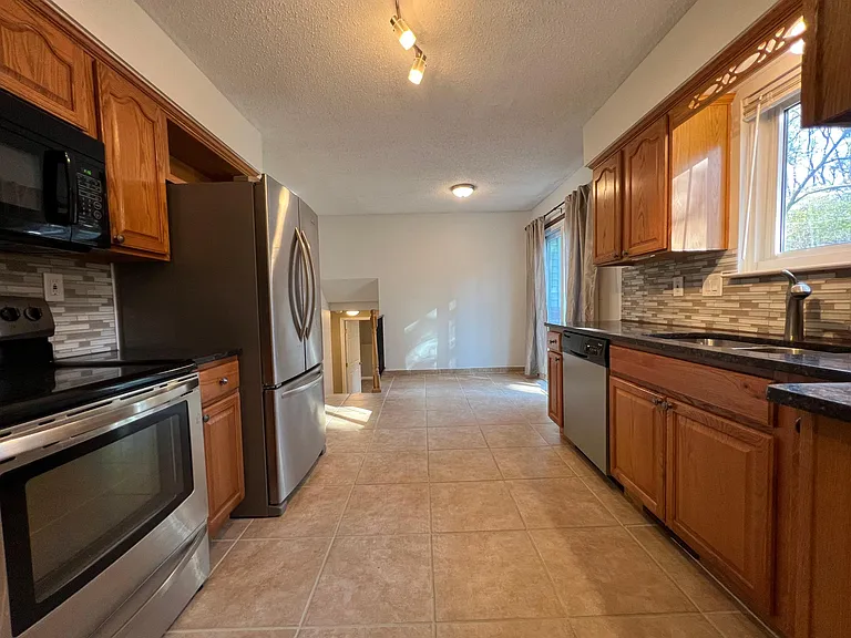 6995 Leytonstone Blvd — Photo 16