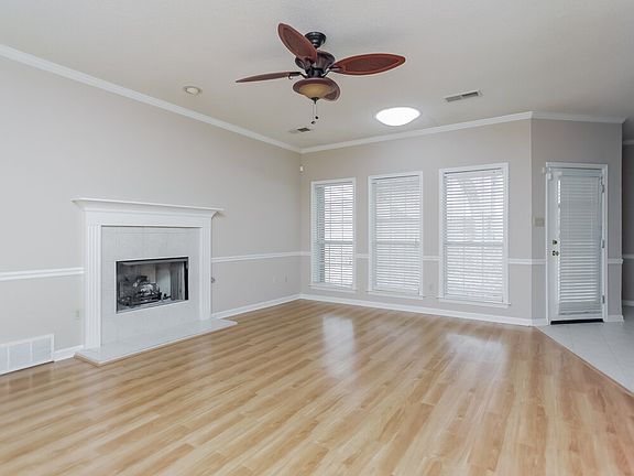 2nd image of 3924 Tamara Dr