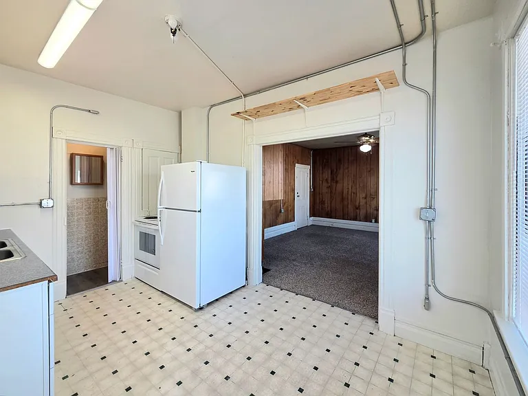 124 N Buchanan Ave — Photo 3