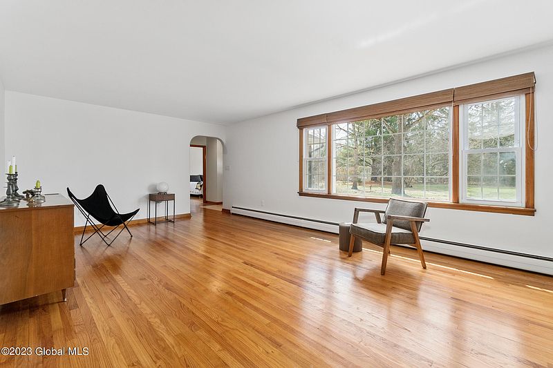 5th image of 79 Woodin Road