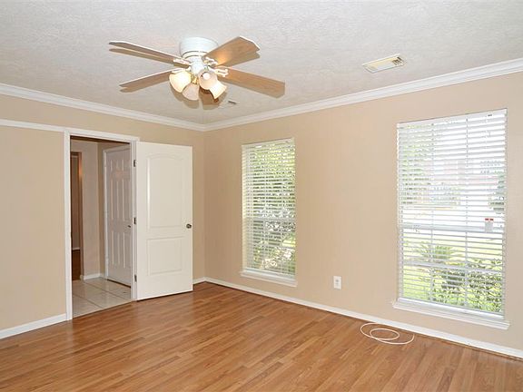 5th image of 11446 Gullwood Dr