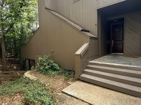 282 Litchfield Ln, Houston, TX 77024