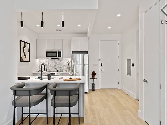 4th image of 354 E 28th St #3L