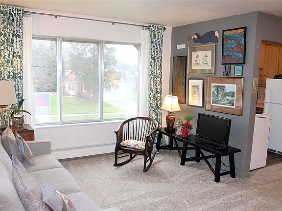 4th image of 2125 Clawson Ave #201