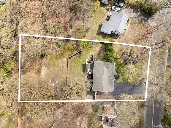 3rd image of 591 Meadow Road