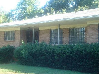 1st image of 2 Oakwood Dr