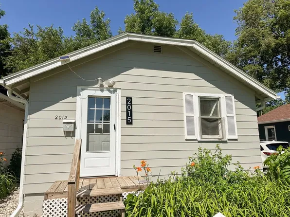 2015 S Spring Ave, Sioux Falls, SD 57105