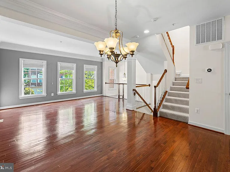 1627 Whitehall Dr — Photo 6