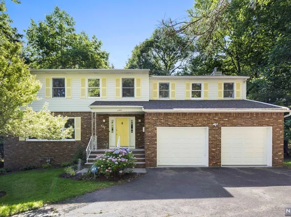 450 Van Emburgh Ave, Ridgewood, NJ 07450