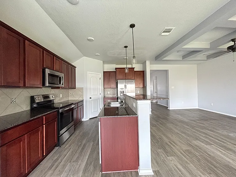 808 Hickok Dr — Photo 13