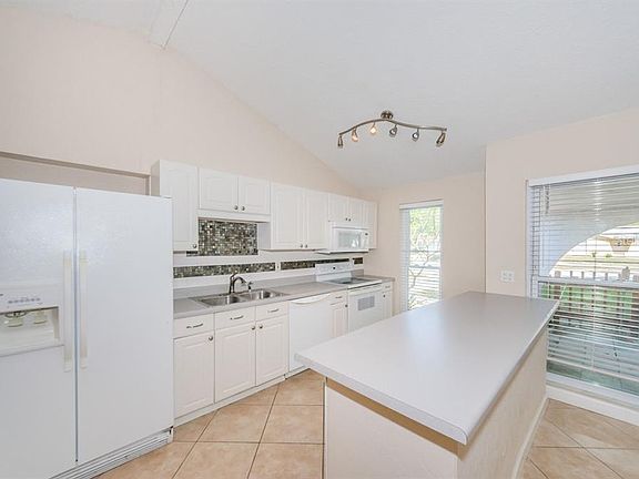5th image of 11942 Temple Ct