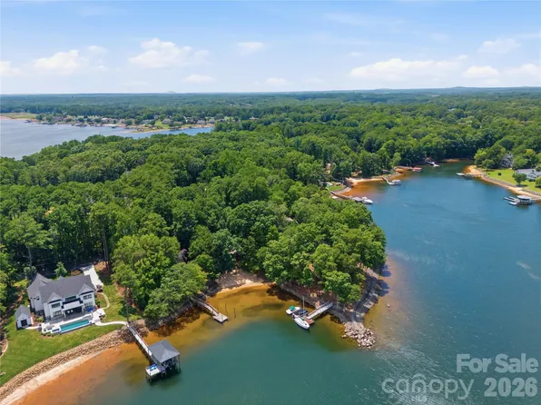 8247 Luckey Point Rd, Denver, NC 28037