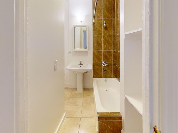 5th image of 947 Bush St #4