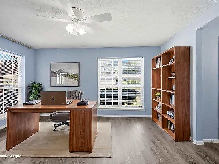 512 Sussex Dr — Photo 19