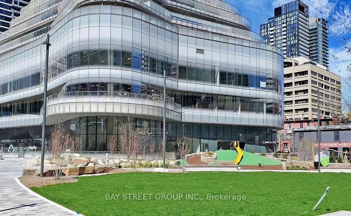 2 bed, $2,600 — Photo 1