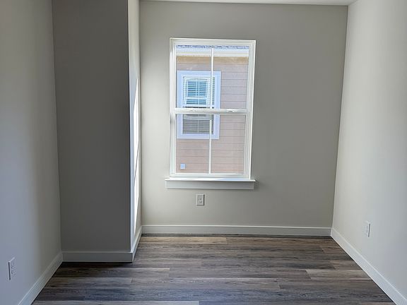 3rd image of 271 & 273 Vanderbilt Rd
