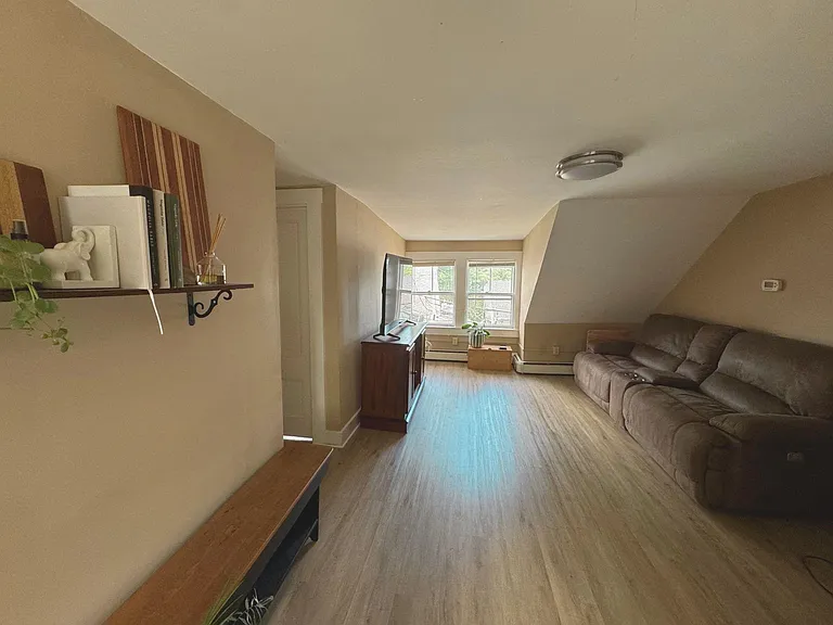 29 Central St #3 — Photo 4