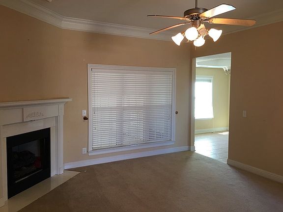 2nd image of 212 Lovorn Cir