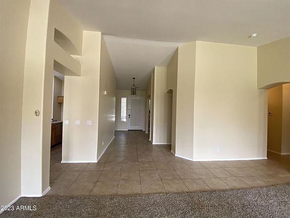 4th image of 2093 W Spruce Dr