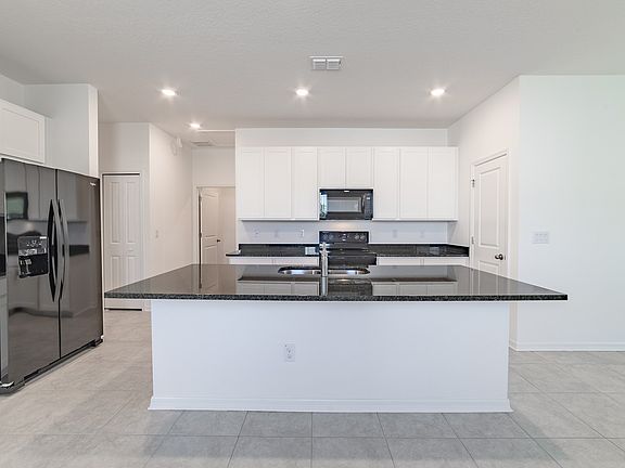3rd image of 7333 Ashcroft Dr
